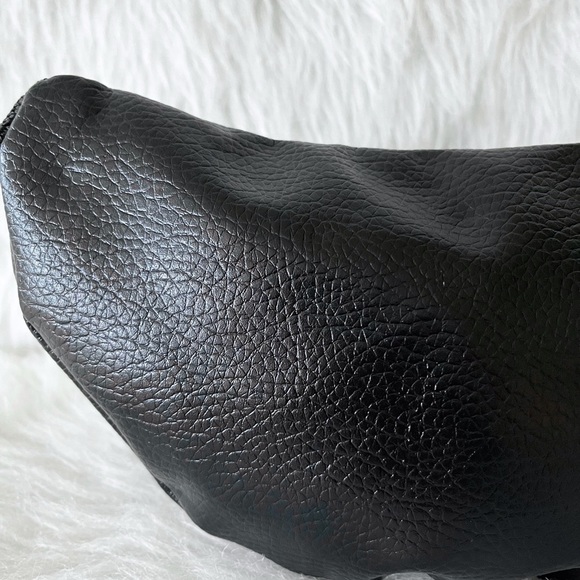 Black Chain Crossbody Bag - Picture 9 of 11